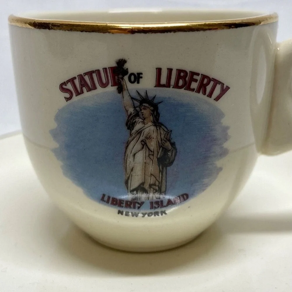 New York Statue Of Liberty‎ Tea Cup & Saucer 4 1/2